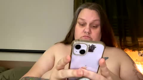 Snapshot of nellatlas chatting on February 16, 2025, 1:36 am Nellie Atlas online show from February 16, 2025, 1:36 am