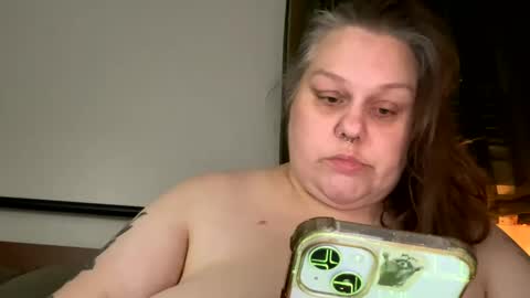 Snapshot of nellatlas chatting on October 13, 2025, 12:32 am Nellie Atlas online show from October 13, 2025, 12:32 am