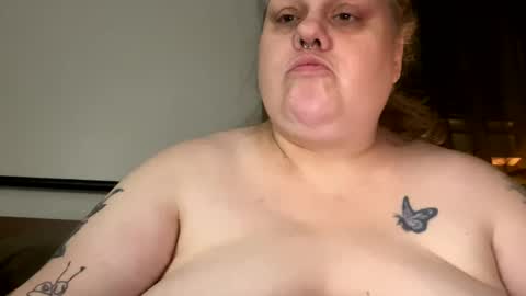 Snapshot of nellatlas chatting on November 22, 2025, 3:38 am Nellie Atlas online show from November 22, 2025, 3:38 am