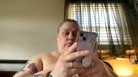 Snapshot of nellatlas chatting on May 7, 2026, 9:42 pm Nellie Atlas online show from May 7, 2026, 9:42 pm