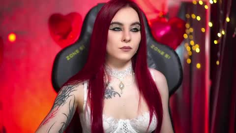 Snapshot of nelle_ chatting on June 2, 2026, 8:33 pm online show from June 2, 2026, 8:33 pm