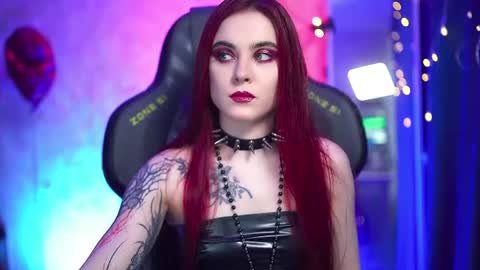 Snapshot of nelle_ chatting on June 10, 2026, 8:35 am online show from June 10, 2026, 8:35 am