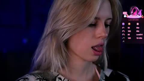 Snapshot of nelly_carroll chatting on November 23, 2025, 12:43 am I am Nelly3 online show from November 23, 2025, 12:43 am