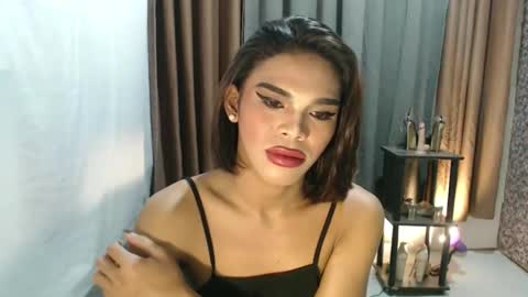 neomi online show from March 25, 2026, 6:36 pm