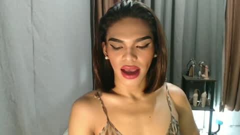 neomi online show from June 22, 2026, 10:40 pm