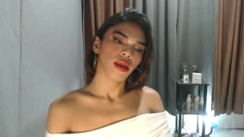 neomi online show from July 24, 2026, 1:03 am