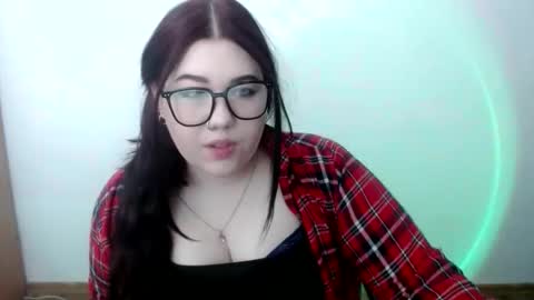 Snapshot of nereia chatting on April 2, 2026, 7:17 am nereia online show from April 2, 2026, 7:17 am