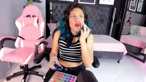 nerida_ online show from November 1, 2025, 8:00 pm