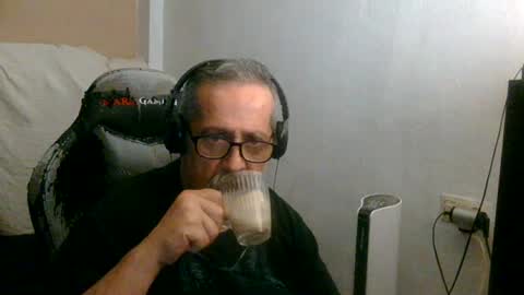 Snapshot of neron401 chatting on July 2, 2026, 11:44 pm neron401 online show from July 2, 2026, 11:44 pm