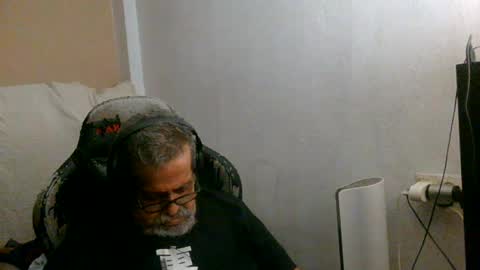 Snapshot of neron401 chatting on July 31, 2026, 1:27 am neron401 online show from July 31, 2026, 1:27 am