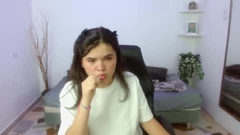 Snapshot of netsuki_ chatting on February 28, 2026, 8:54 pm Netsuki online show from February 28, 2026, 8:54 pm