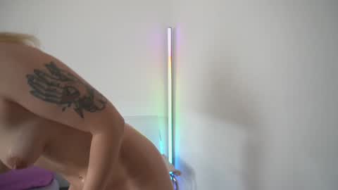 Snapshot of new_dee chatting on October 7, 2025, 4:09 am new dee online show from October 7, 2025, 4:09 am