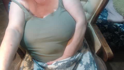 Lilly  online show from January 1, 2025, 9:09 pm