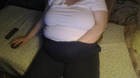 Snapshot of new_milf chatting on April 29, 2026, 3:43 am Lilly online show from April 29, 2026, 3:43 am