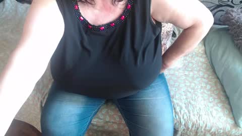 Snapshot of new_milf chatting on May 24, 2026, 4:39 am Lilly online show from May 24, 2026, 4:39 am