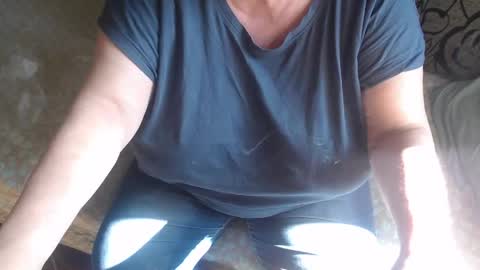 Snapshot of new_milf chatting on May 27, 2026, 6:10 am Lilly online show from May 27, 2026, 6:10 am