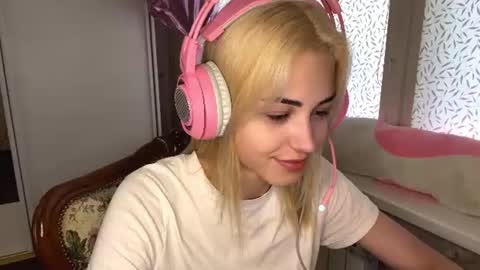 Snapshot of neweva_ chatting on July 21, 2026, 6:49 am neweva_ online show from July 21, 2026, 6:49 am