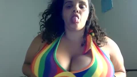 Snapshot of newfiebbw chatting on July 8, 2026, 7:51 pm Ms. Natural online show from July 8, 2026, 7:51 pm