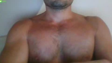 Snapshot of newtyguy90 chatting on July 31, 2026, 5:29 am newtyguy90 online show from July 31, 2026, 5:29 am