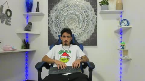 Snapshot of nextboywell1 chatting on April 30, 2026, 3:46 am Yeison online show from April 30, 2026, 3:46 am