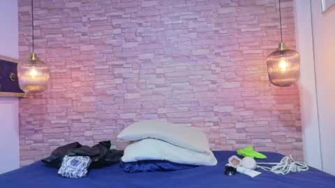 nextdoor_fantasy online show from April 16, 2026, 3:29 am