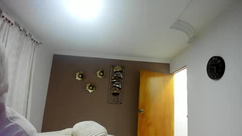 Snapshot of neyder_sanz chatting on February 12, 2026, 11:49 am NEYDER online show from February 12, 2026, 11:49 am