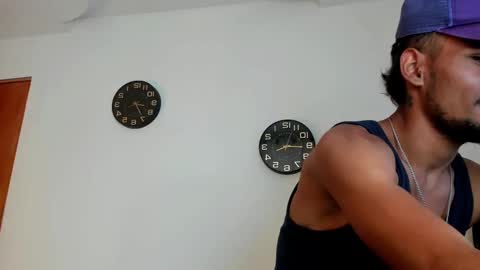 Snapshot of neyder_sanz chatting on February 20, 2026, 1:33 pm NEYDER online show from February 20, 2026, 1:33 pm