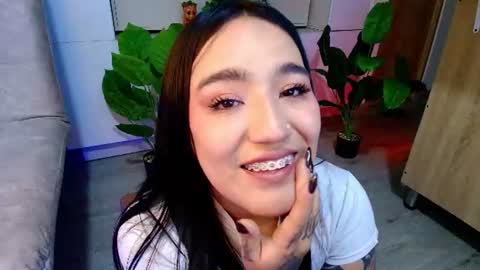 Valery Gonzales online show from July 29, 2026, 4:32 am