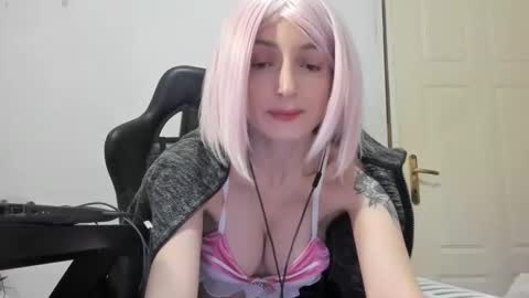 Shinobu Koch online show from January 19, 2026, 9:13 am