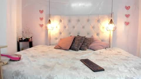 Milena online show from June 15, 2026, 1:24 pm