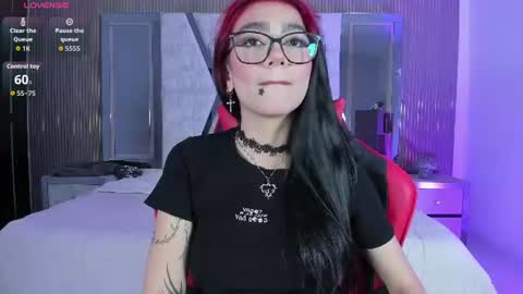 nezukoo_1 online show from July 23, 2026, 9:13 pm