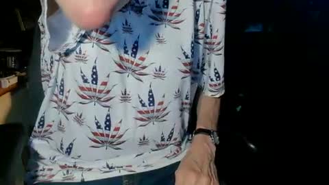 Snapshot of nfgwholoves2cum chatting on July 6, 2026, 1:35 am NFG Nice Friendly Guy Dick online show from July 6, 2026, 1:35 am
