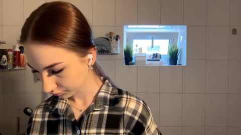 Snapshot of nganlyerly chatting on April 13, 2026, 4:18 am Kate Ng online show from April 13, 2026, 4:18 am