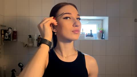 Snapshot of nganlyerly chatting on April 16, 2026, 5:52 am Kate Ng online show from April 16, 2026, 5:52 am