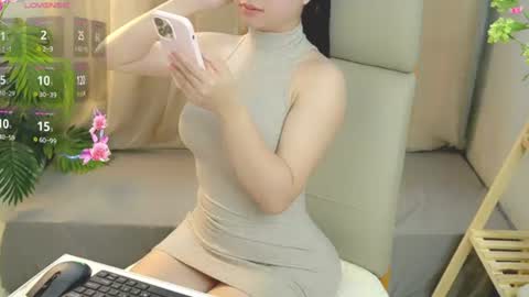 nhatlinhnguyen online show from July 25, 2026, 10:02 am