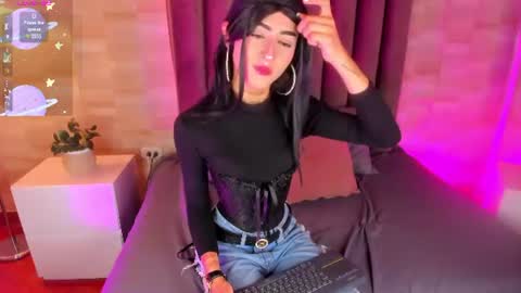 Nico  online show from July 22, 2026, 8:22 pm