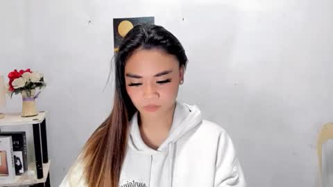 hottie nicole online show from March 4, 2026, 1:44 am