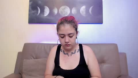 Estefani  online show from January 28, 2025, 12:00 pm