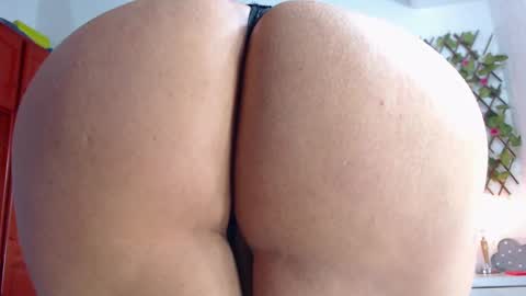 niabussethxxx online show from February 27, 2025, 5:45 am