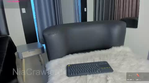 niacrawfordd online show from July 18, 2026, 4:16 am