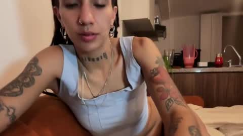 Snapshot of niahhierodula chatting on May 20, 2026, 12:06 am niah online show from May 20, 2026, 12:06 am