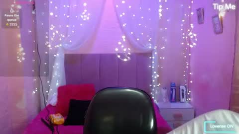 niamh_lifah online show from July 13, 2026, 1:36 pm