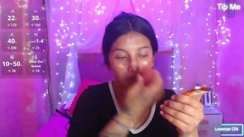 niamh_lifah online show from July 17, 2026, 12:45 pm