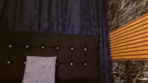 Michell  online show from February 25, 2025, 2:47 am