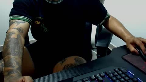 Snapshot of nicepussyandcock chatting on October 7, 2025, 1:14 am Camila And Steeven online show from October 7, 2025, 1:14 am