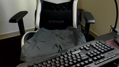 Snapshot of nicepussyandcock chatting on October 18, 2025, 7:03 pm Camila And Steeven online show from October 18, 2025, 7:03 pm