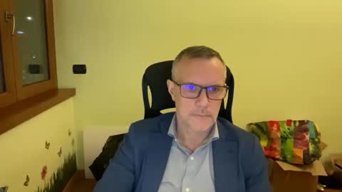 Andrew online show from December 4, 2025, 6:27 pm