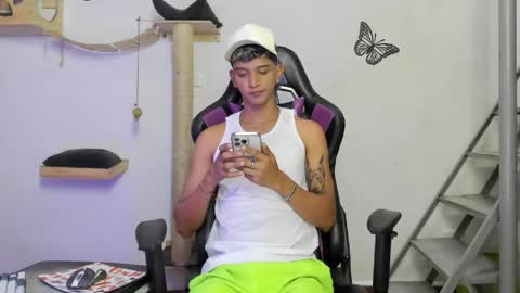 Snapshot of nick_greey chatting on May 13, 2026, 9:11 pm Frank online show from May 13, 2026, 9:11 pm