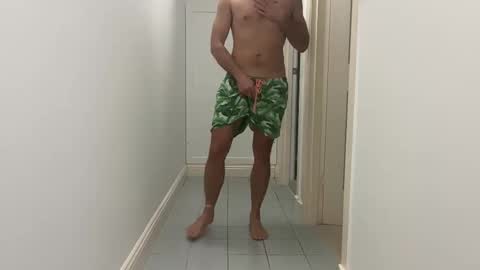 Snapshot of nick_throw_ chatting on October 3, 2025, 9:39 am nick_throw_ online show from October 3, 2025, 9:39 am