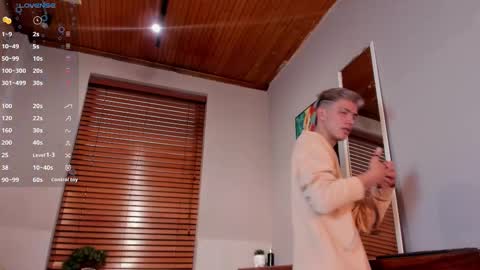 Nick  online show from October 27, 2025, 12:42 pm